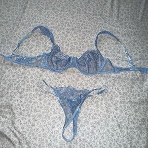 SHEIN Blue Lace Bra and Panty Set